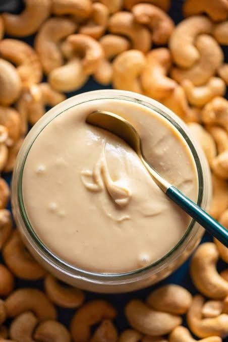 Creamy cashew butter made from cashew kernels